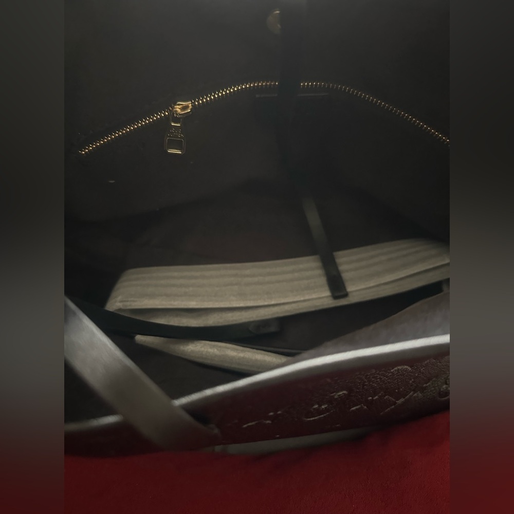Louis Vuitton Textured Black Leather Bag - Picture 4 of 4